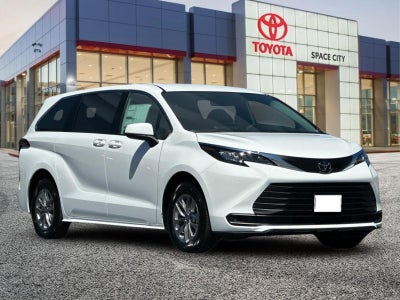 2026 Toyota Sienna LE 8 Passenger