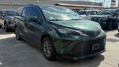 2021 Toyota Sienna LE 8 Passenger