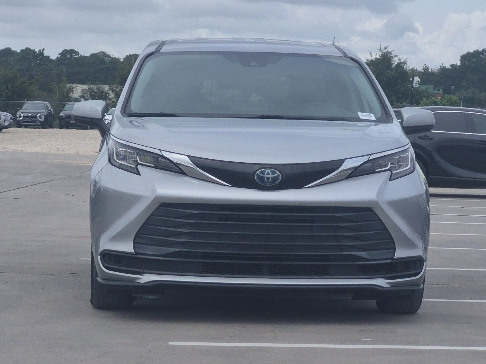 2023 Toyota Sienna LE 8 Passenger