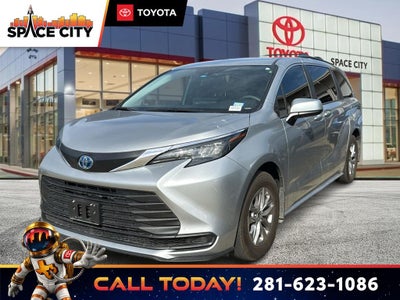 2025 Toyota Sienna LE 8 Passenger
