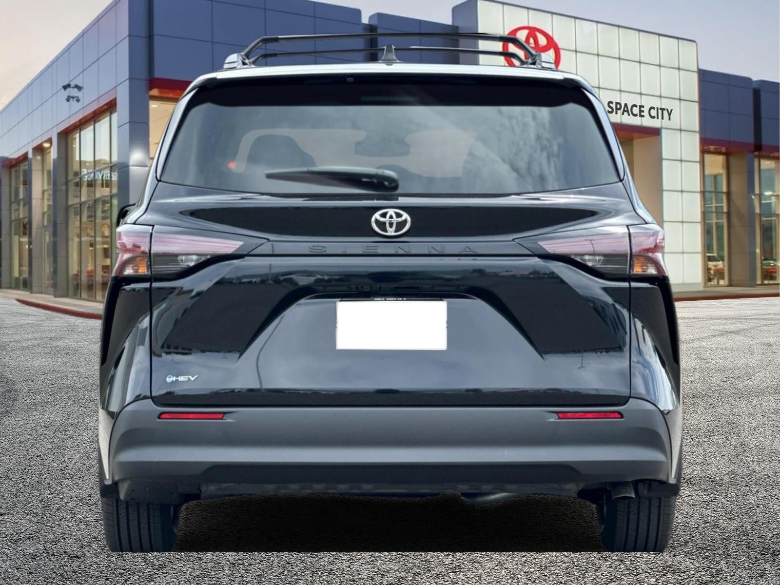 2026 Toyota Sienna LE 8 Passenger