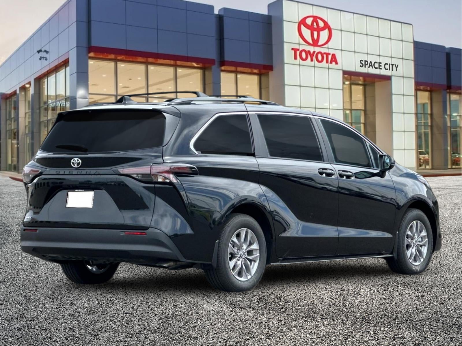 2026 Toyota Sienna LE 8 Passenger