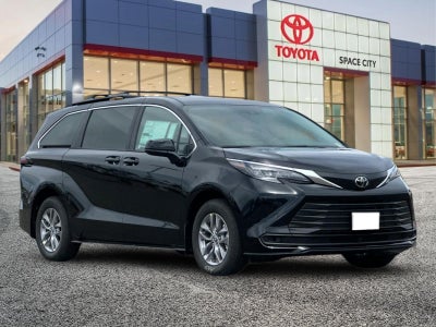 2026 Toyota Sienna LE 8 Passenger