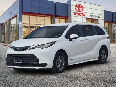 2021 Toyota Sienna LE 8 Passenger