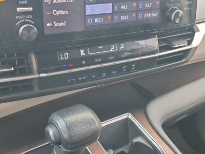 2021 Toyota Sienna LE 8 Passenger