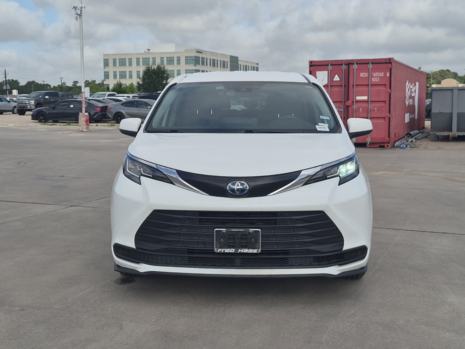 2021 Toyota Sienna LE 8 Passenger
