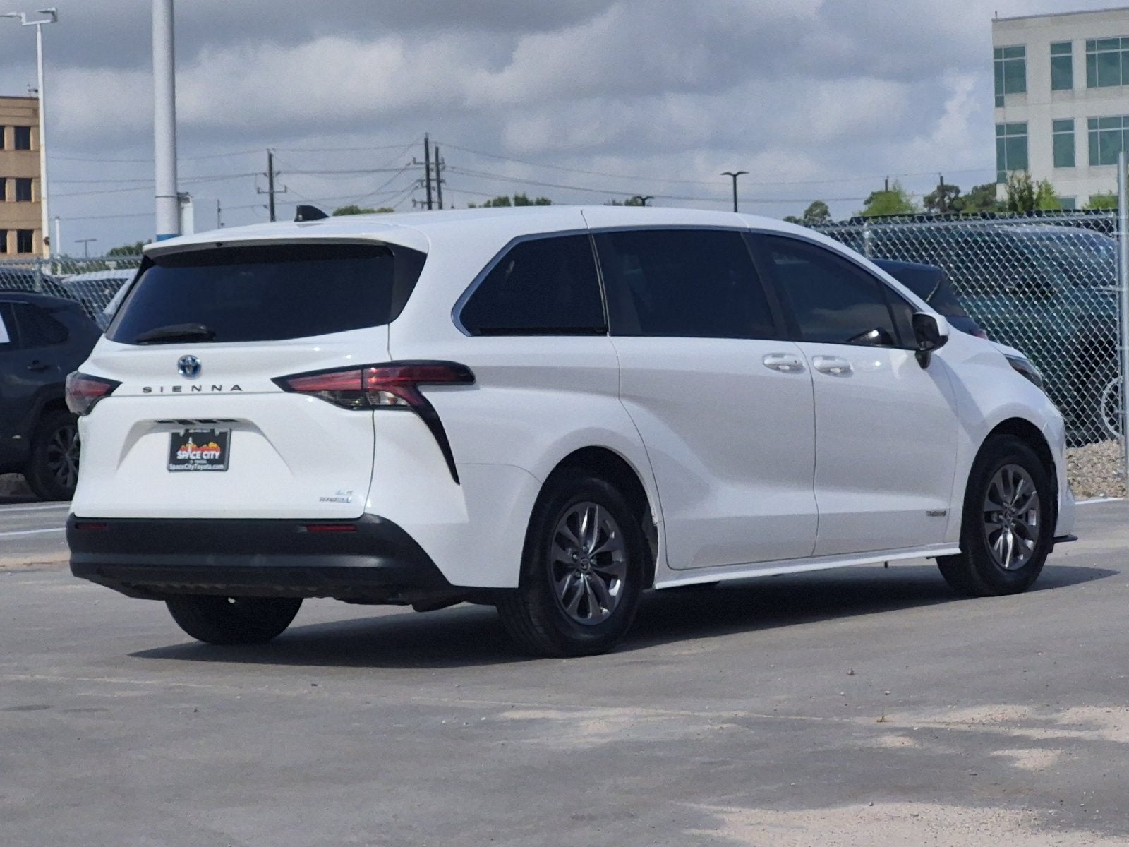 2021 Toyota Sienna LE 8 Passenger