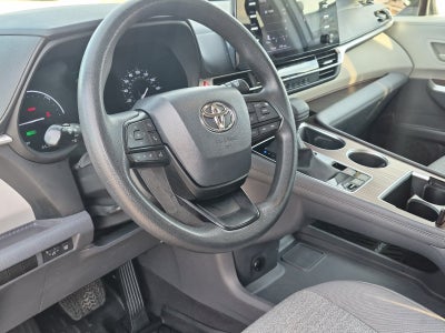 2023 Toyota Sienna LE 8 Passenger