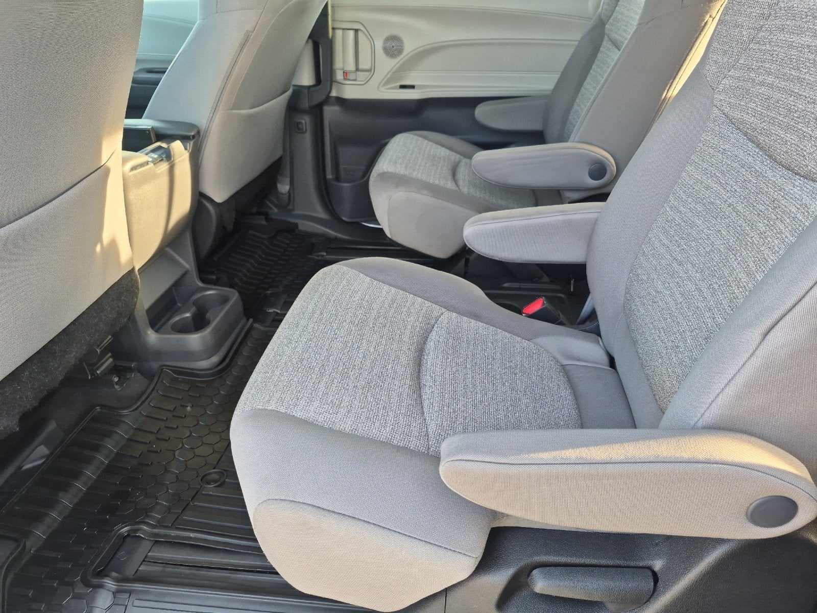 2023 Toyota Sienna LE 8 Passenger