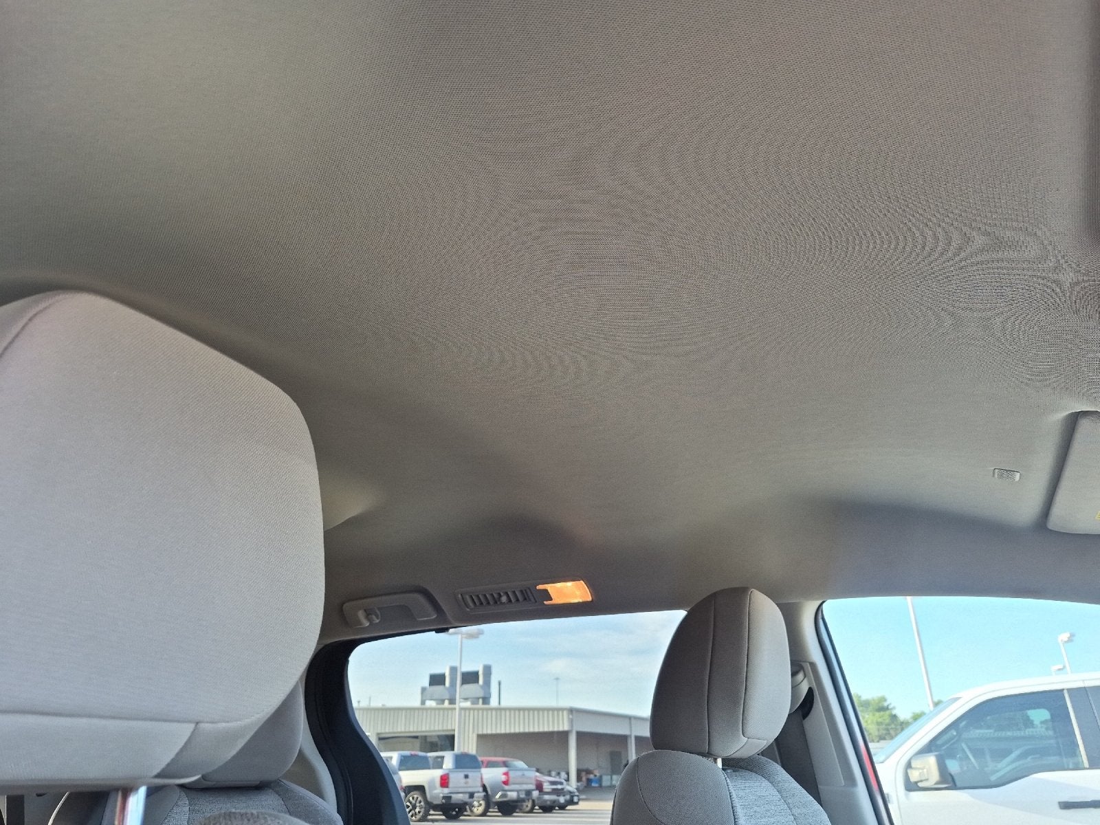 2023 Toyota Sienna LE 8 Passenger