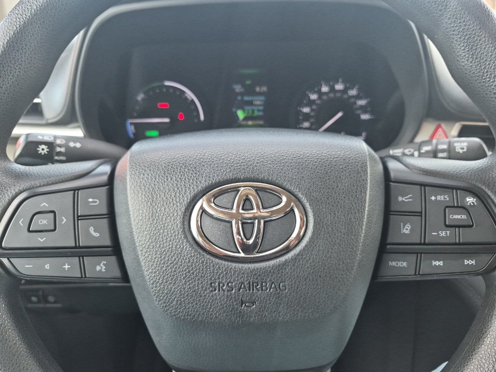 2023 Toyota Sienna LE 8 Passenger