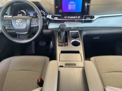 2026 Toyota Sienna LE