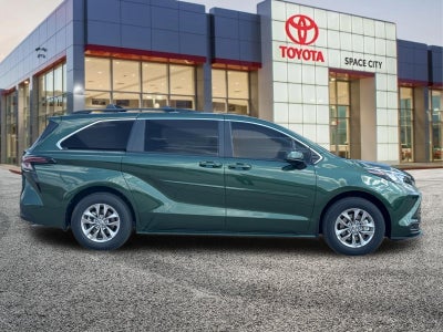 2026 Toyota Sienna LE