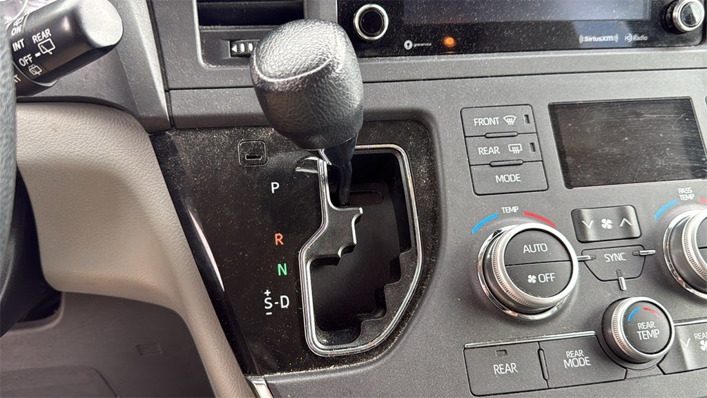 2018 Toyota SIENNA LE 3.5L LE