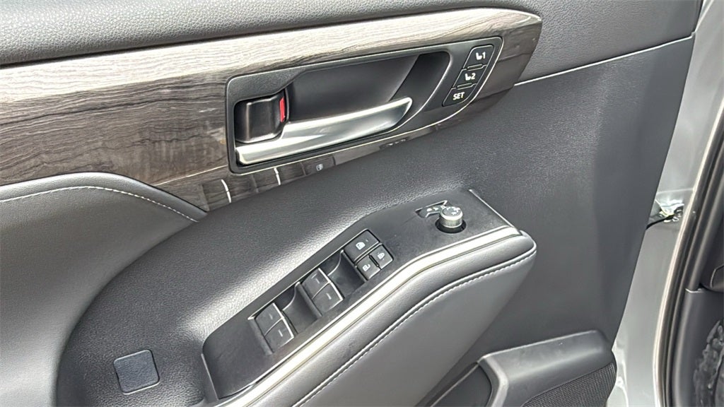 2026 Toyota Highlander Hybrid Limited