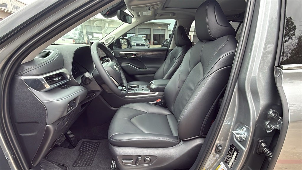 2026 Toyota Highlander Hybrid Limited