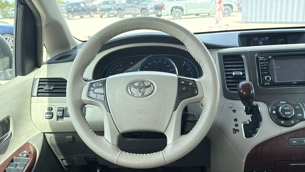 2014 Toyota SIENNA XLE 3.5L XLE