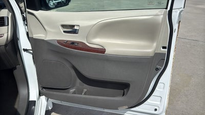 2014 Toyota SIENNA XLE 3.5L XLE
