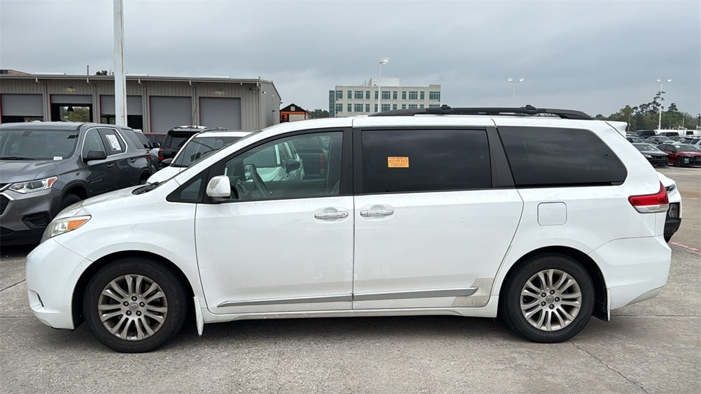 2014 Toyota SIENNA XLE 3.5L XLE
