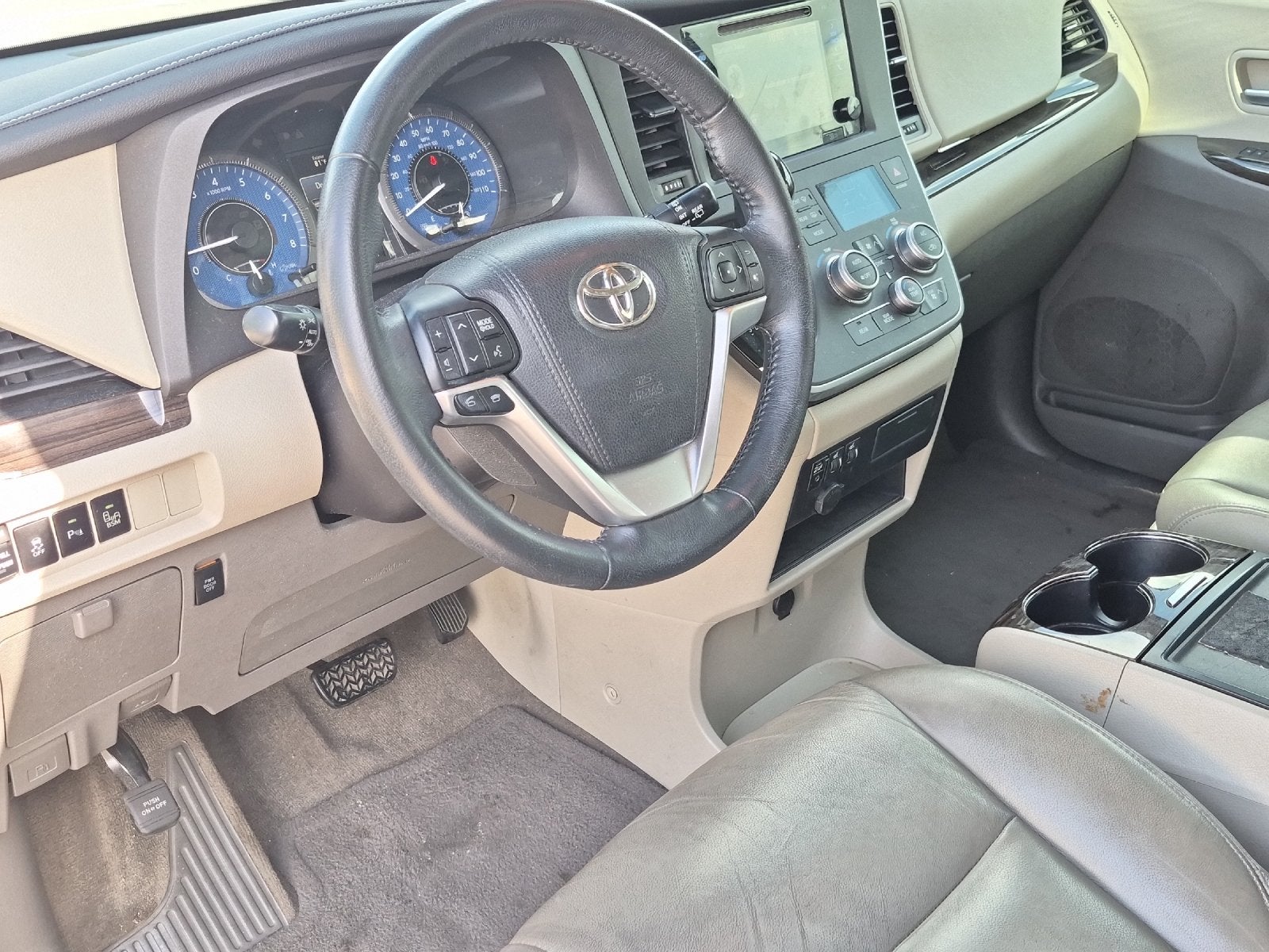 2015 Toyota SIENNA XLE 3.5L XLE 8 Passenger