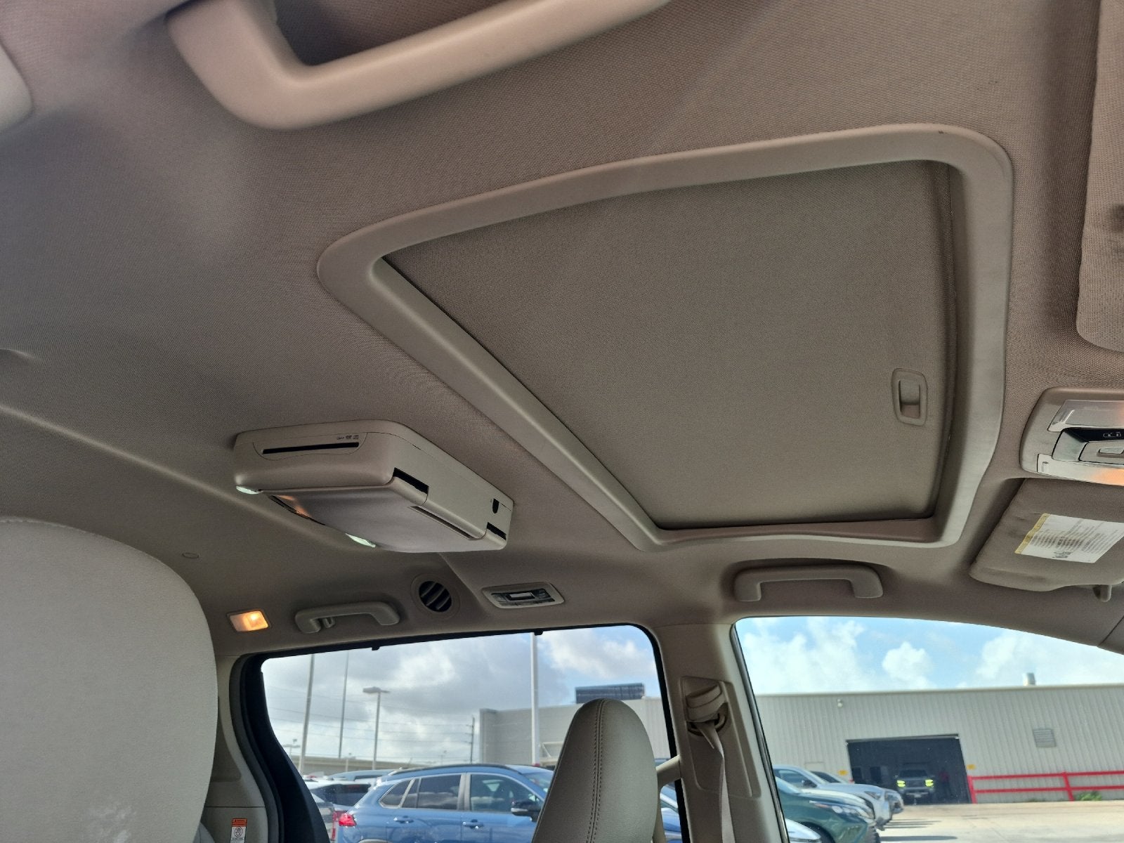 2015 Toyota SIENNA XLE 3.5L XLE 8 Passenger