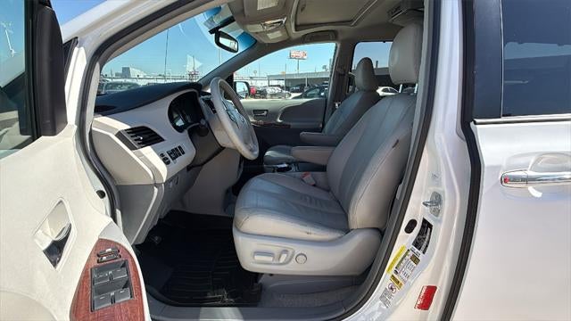2014 Toyota SIENNA XLE 3.5L XLE