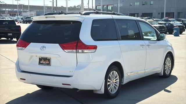 2014 Toyota SIENNA XLE 3.5L XLE