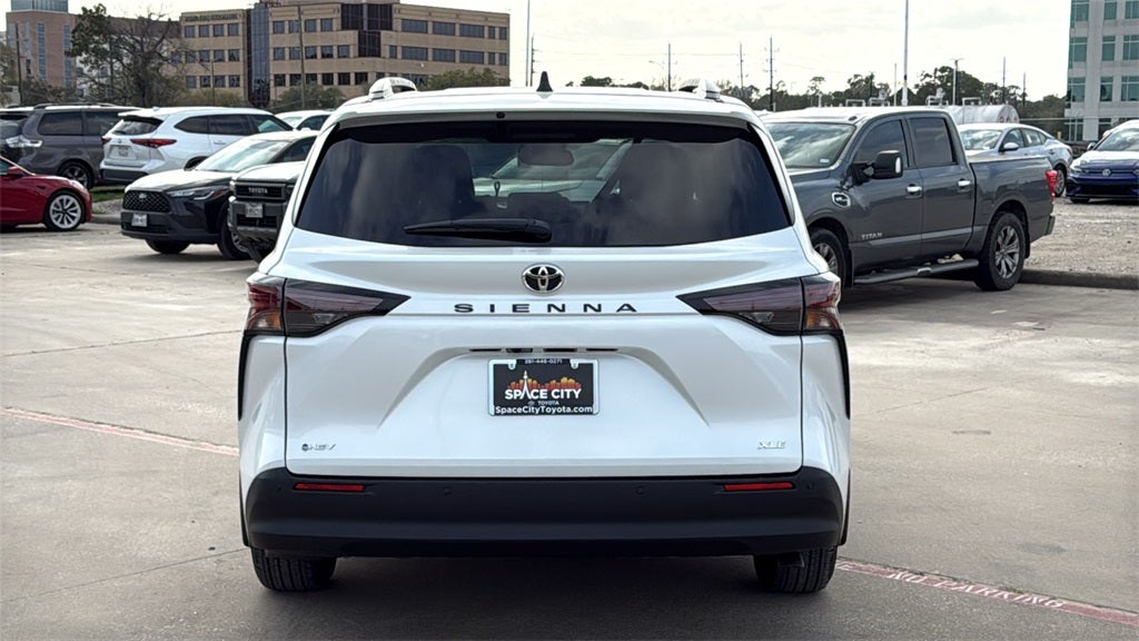 2026 Toyota Sienna XLE