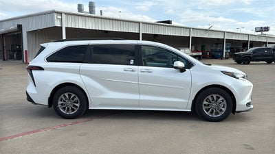 2026 Toyota Sienna XLE