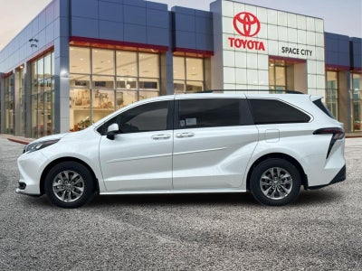 2026 Toyota Sienna XLE 8 Passenger