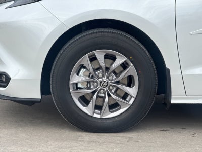 2026 Toyota Sienna XLE 8 Passenger
