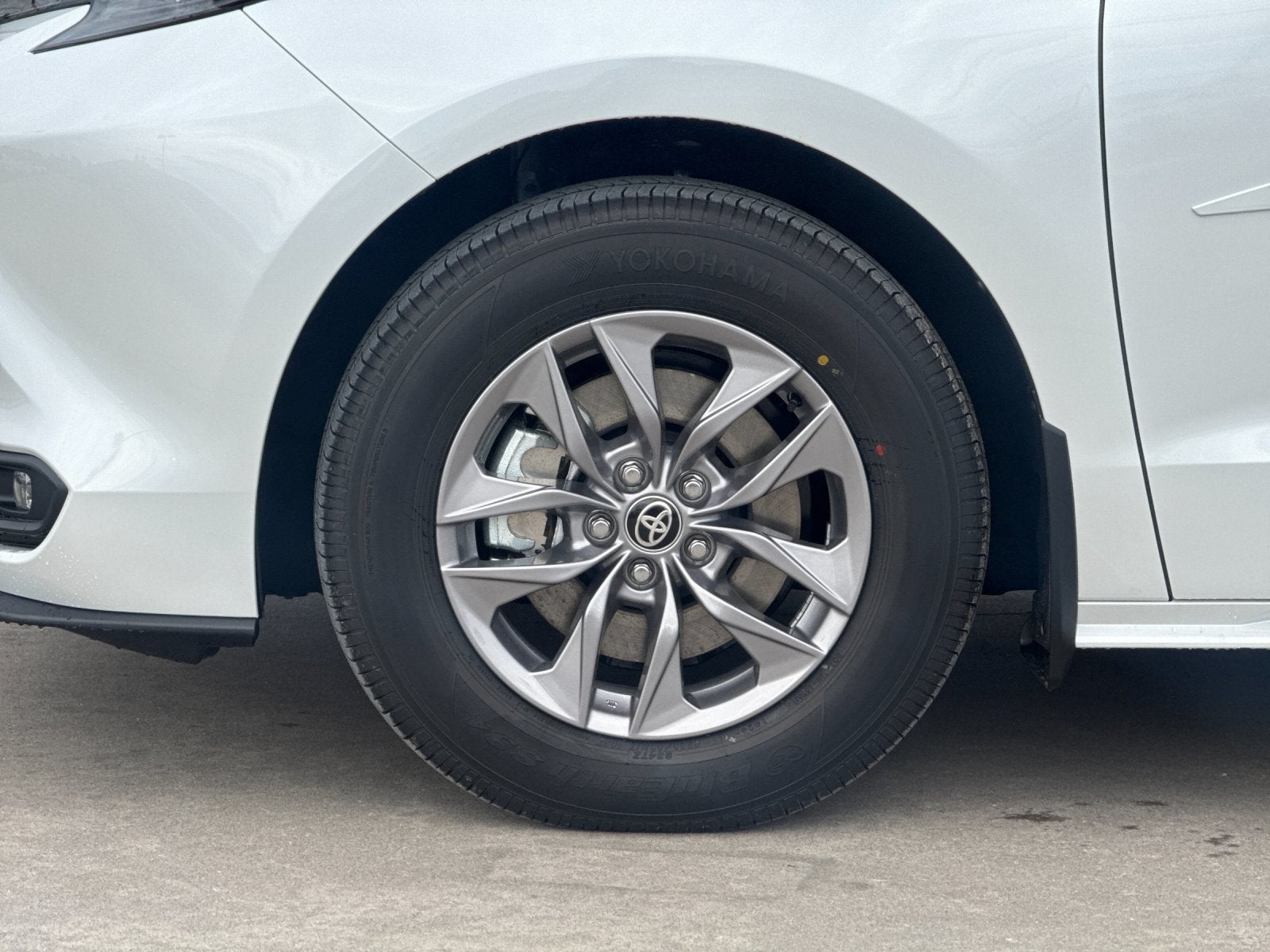 2026 Toyota Sienna XLE 8 Passenger