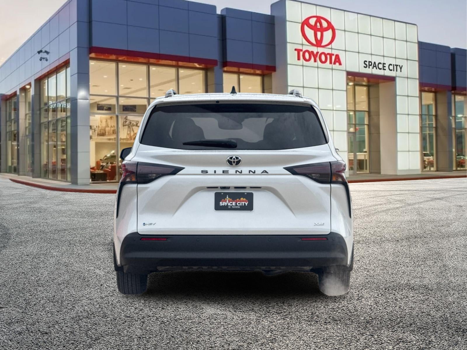 2026 Toyota Sienna XLE 8 Passenger