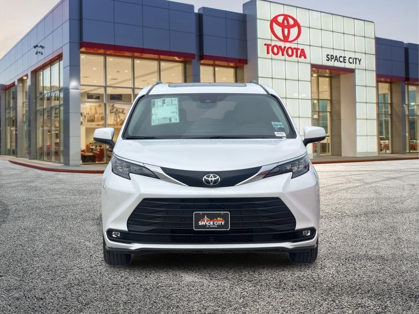 2026 Toyota Sienna XLE 8 Passenger