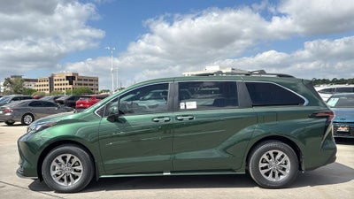 2026 Toyota Sienna XLE 8 Passenger