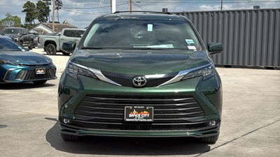 2026 Toyota Sienna XLE 8 Passenger