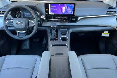 2026 Toyota Sienna XLE 8 Passenger