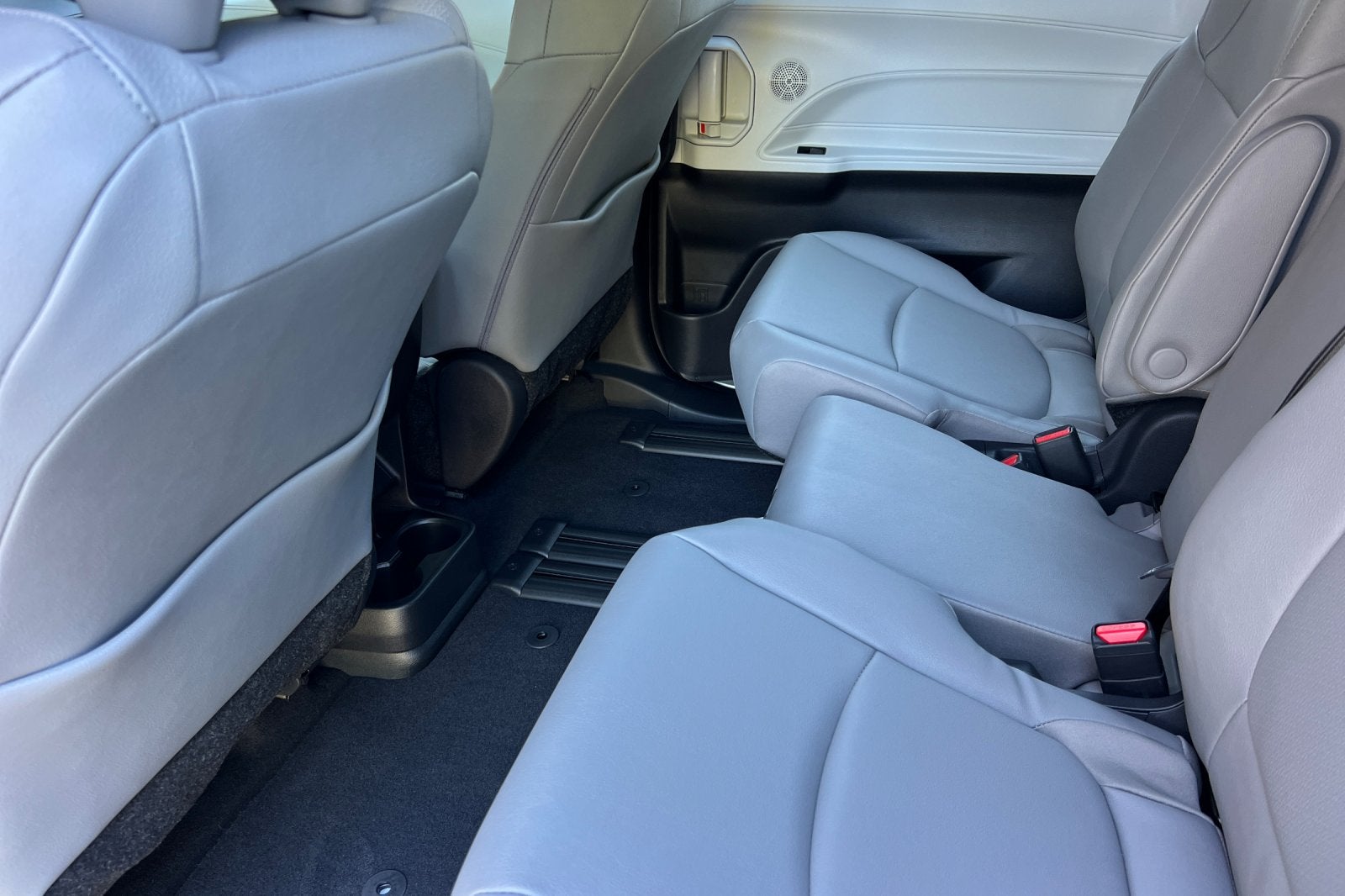 2026 Toyota Sienna XLE 8 Passenger