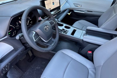 2026 Toyota Sienna XLE 8 Passenger