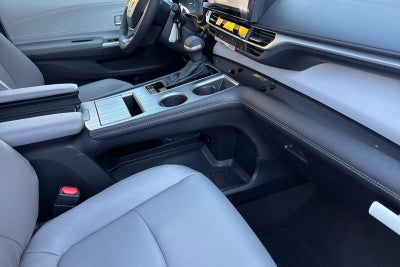 2026 Toyota Sienna XLE 8 Passenger