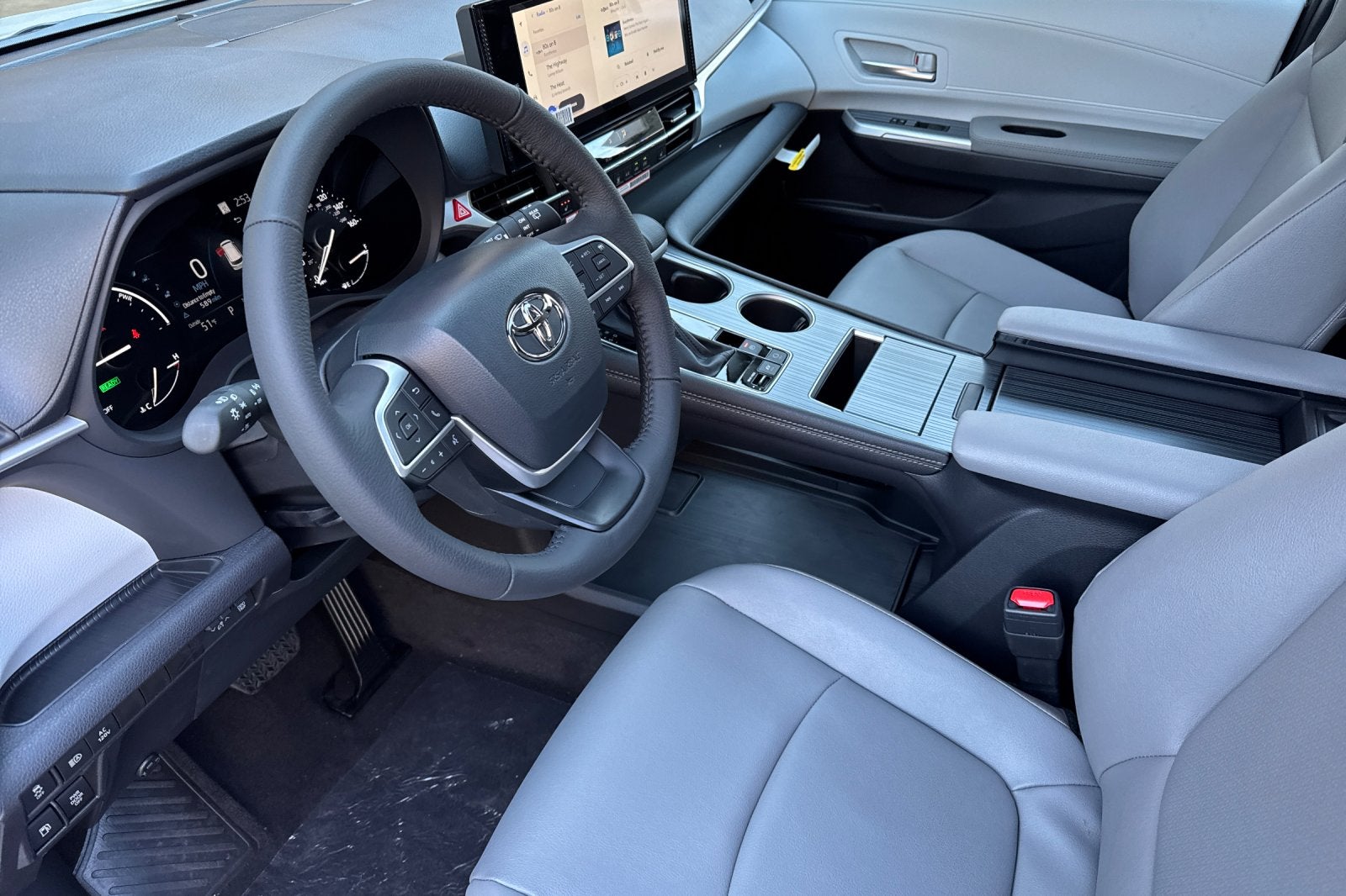 2026 Toyota Sienna XLE 8 Passenger