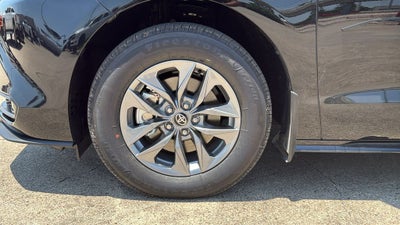 2026 Toyota Sienna XLE 8 Passenger