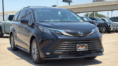 2026 Toyota Sienna XLE 8 Passenger
