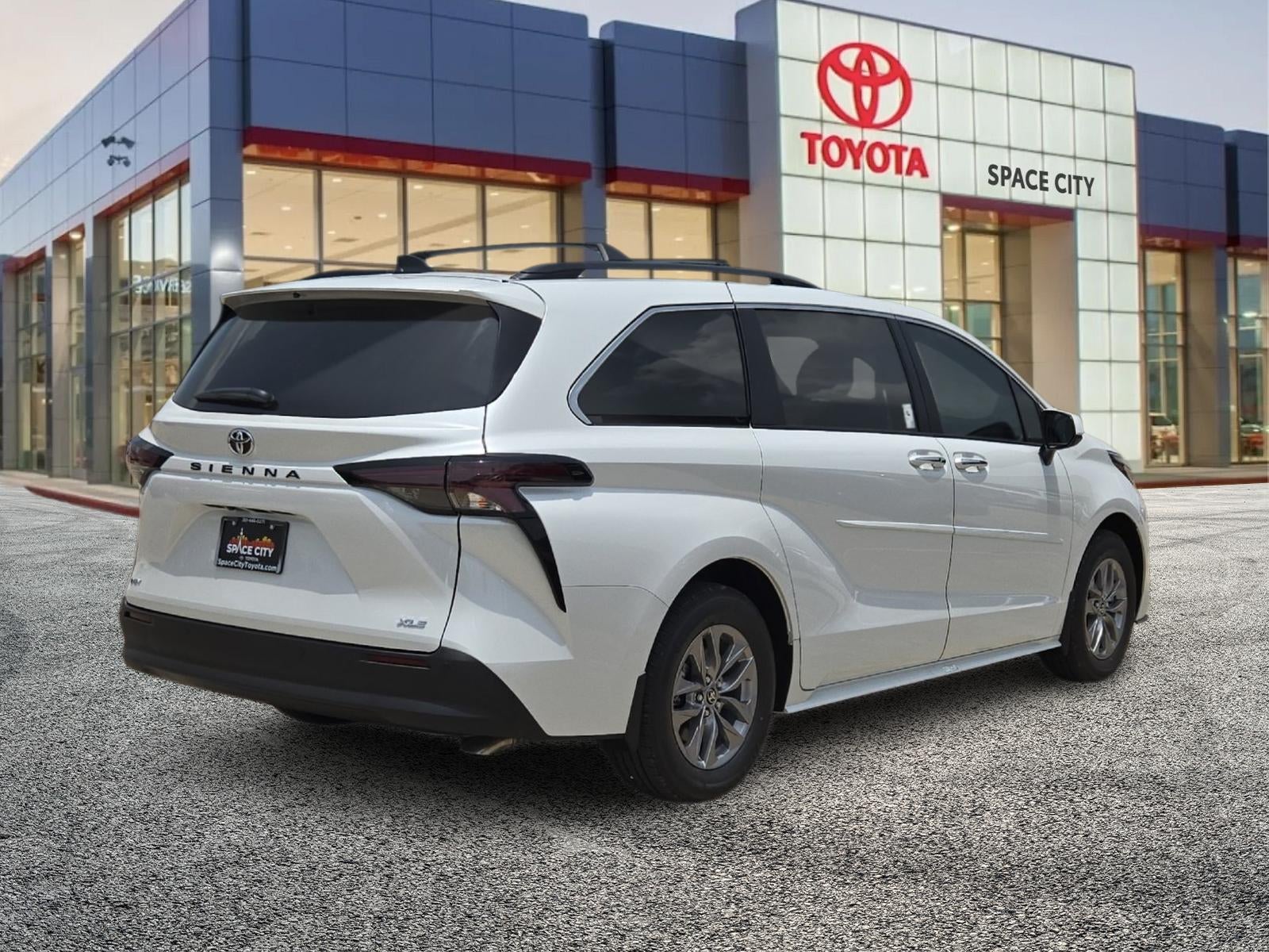 2026 Toyota Sienna XLE 8 Passenger