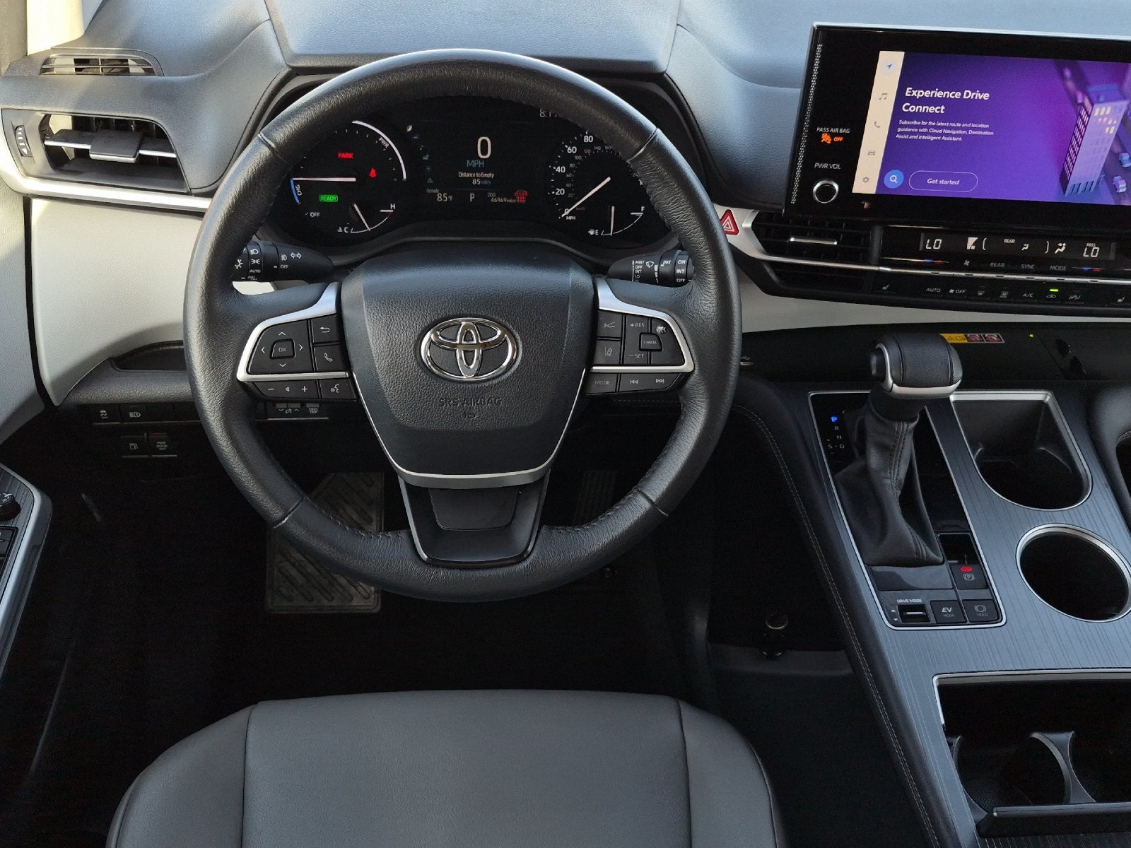 2025 Toyota Sienna XLE 8 Passenger