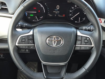 2025 Toyota Sienna XLE 8 Passenger