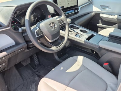 2026 Toyota Sienna XLE 8 Passenger