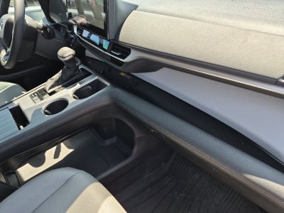 2026 Toyota Sienna XLE 8 Passenger