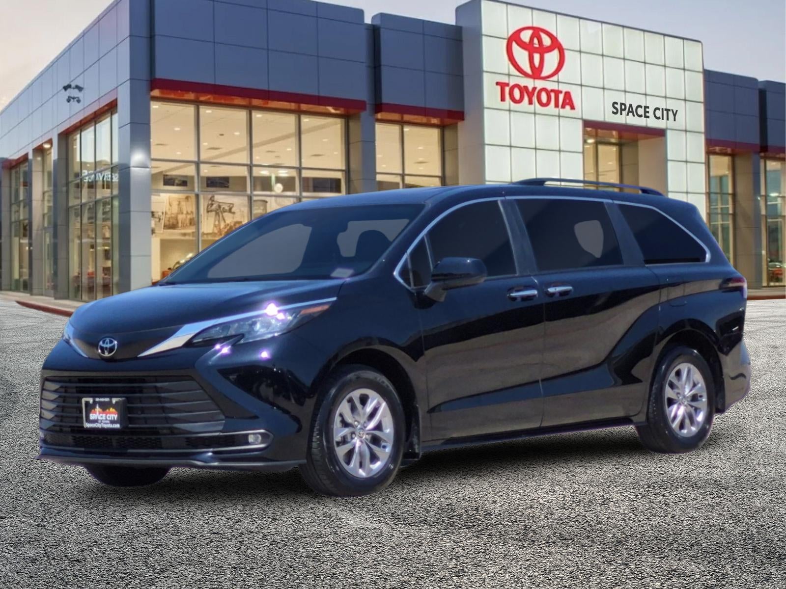 2026 Toyota Sienna XLE 8 Passenger