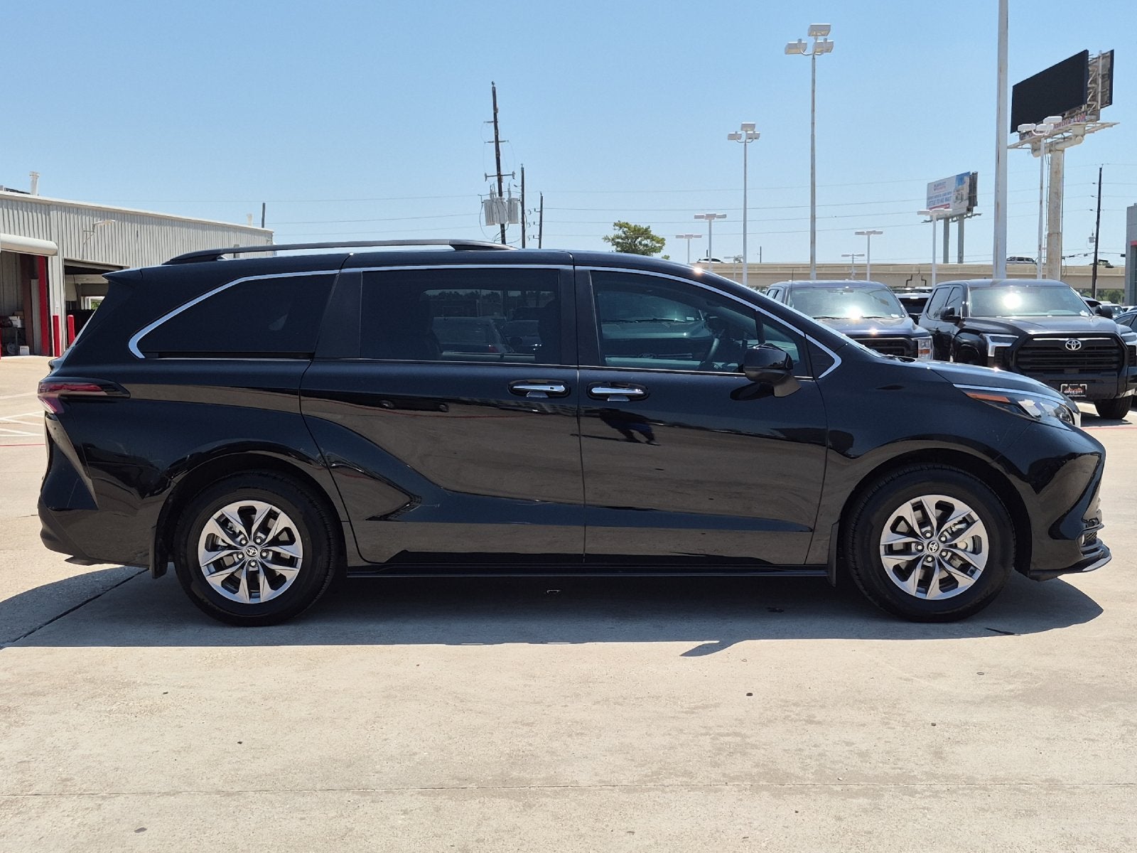 2026 Toyota Sienna XLE 8 Passenger